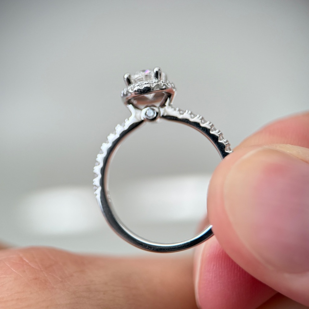 S925 1.35ctw Oval Moissanite Halo Engagement Ring - Picture 7 of 8